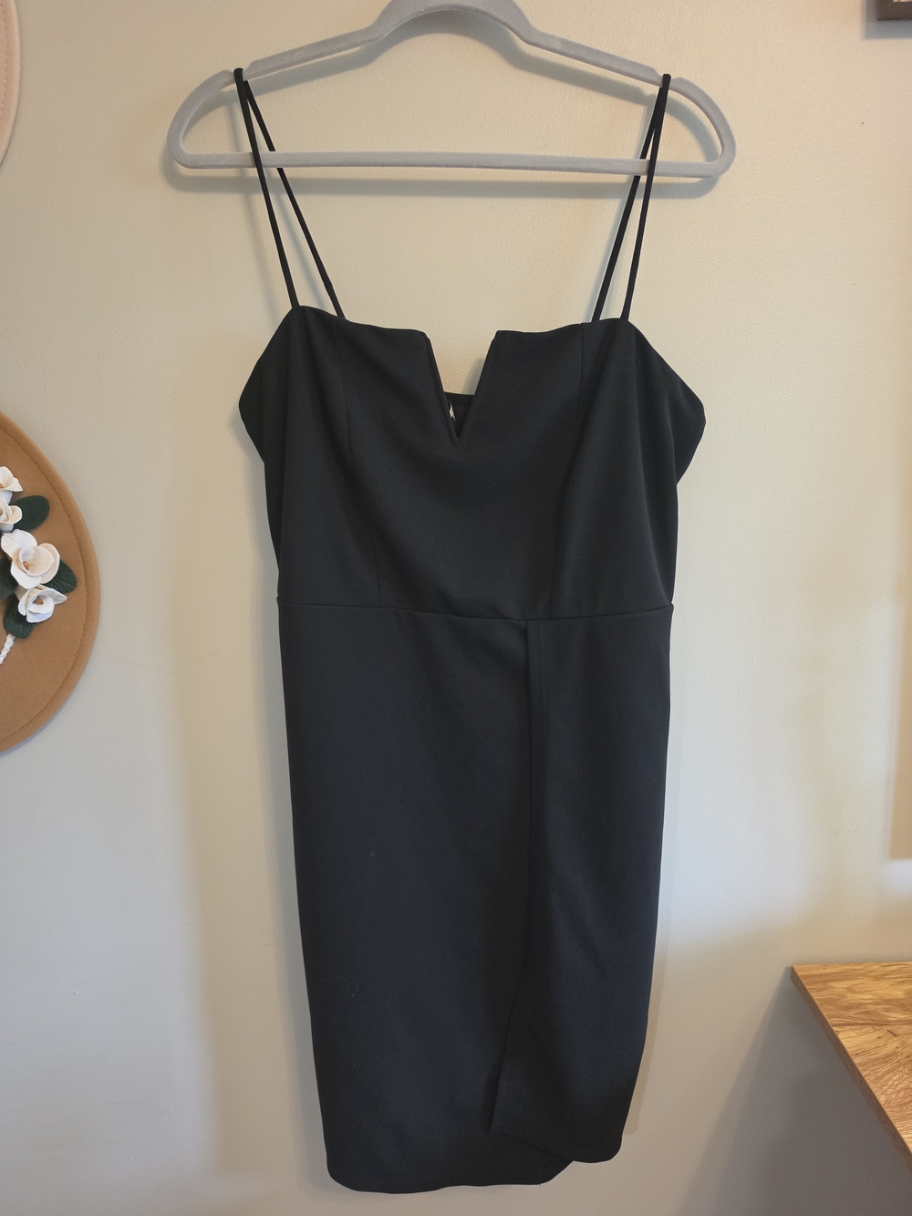 Black Spaghetti-Strap Sheath Dress - Classic Women's Cocktail Dress